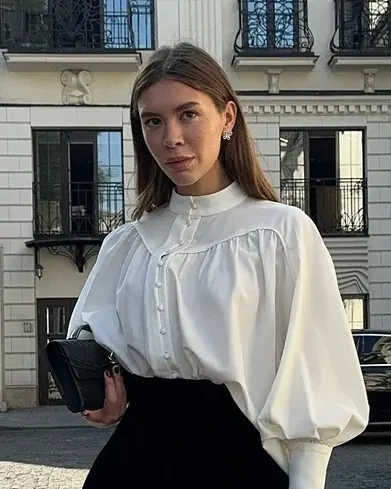 Gathered-sleeve blouse — Front reference
