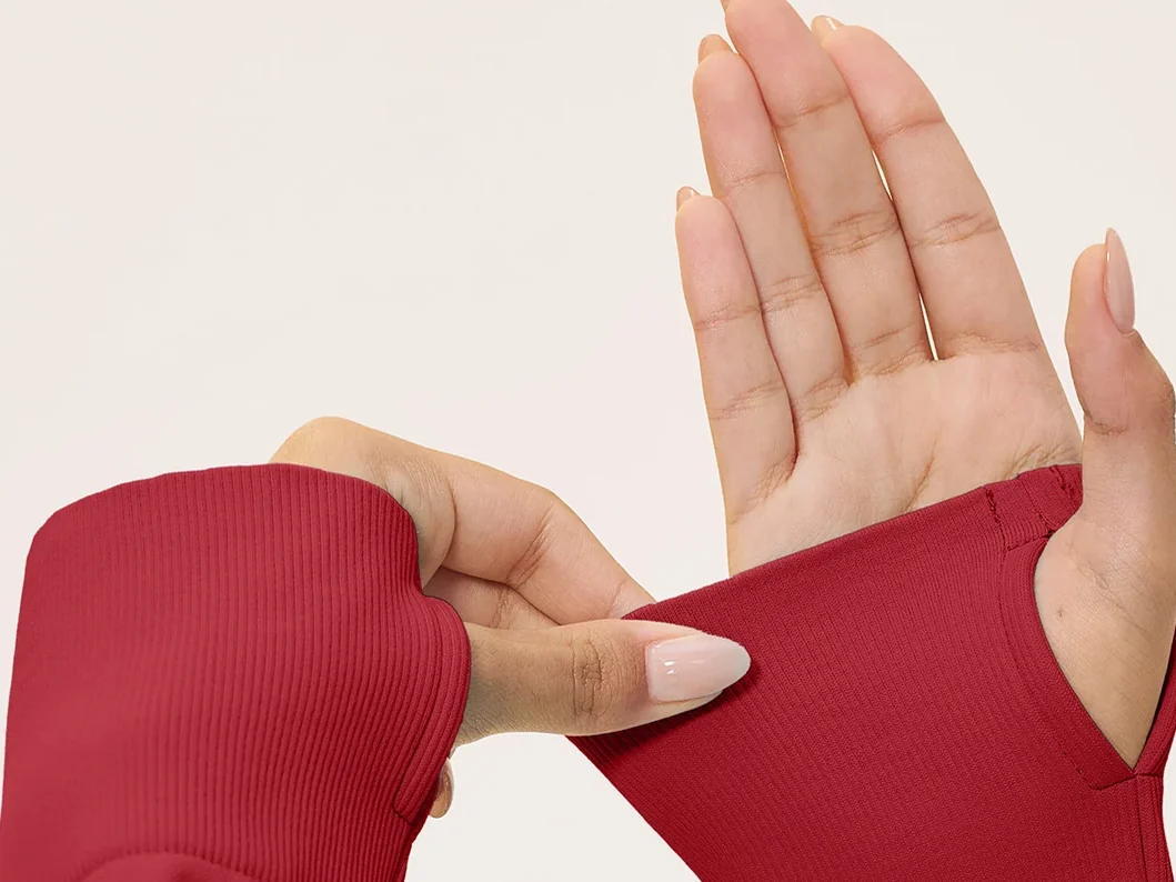 Cropped zip jacket — Cuff detail
