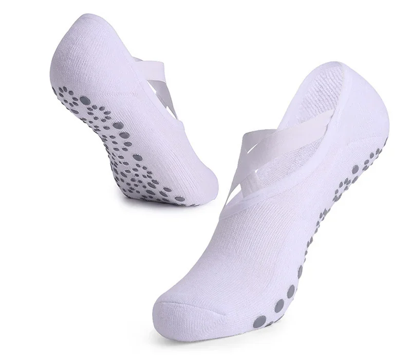 Cross-strap studio socks — Shape & sole reference · White