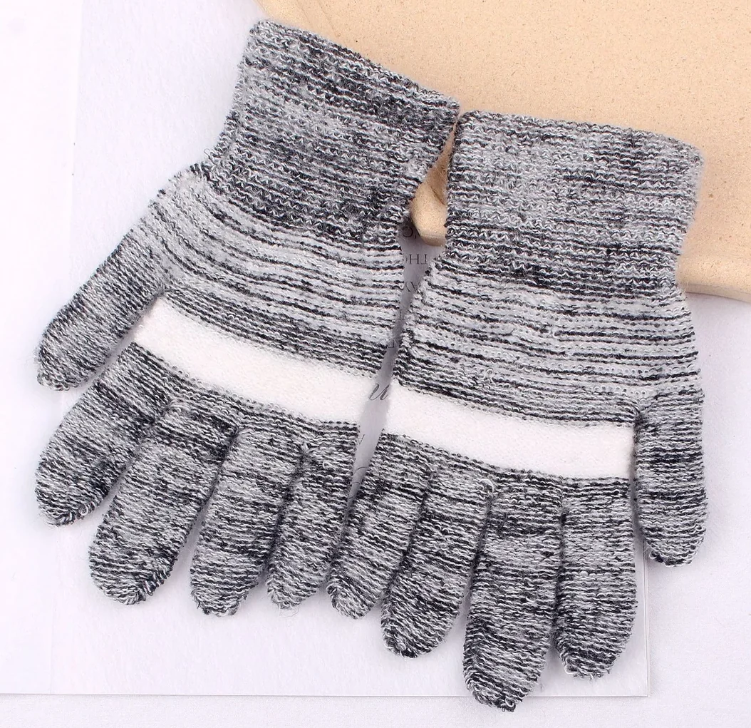 Striped knit gloves — Pair reference · Gray