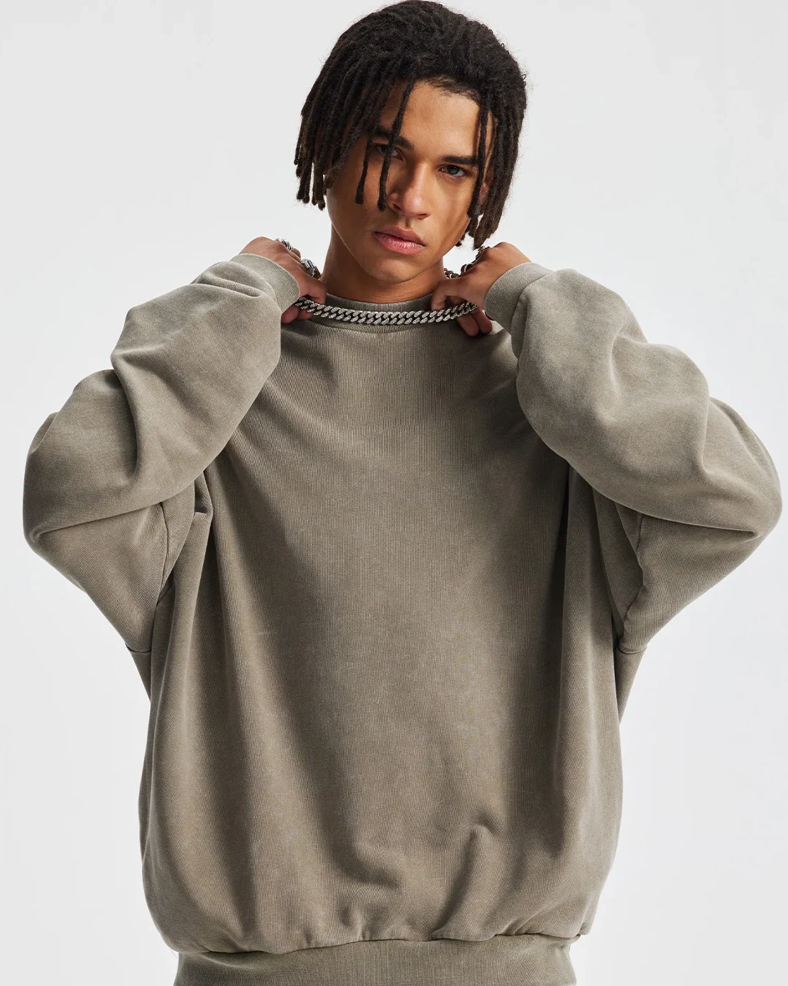 Relaxed high-crew sweatshirt — Neckline & sleeve reference