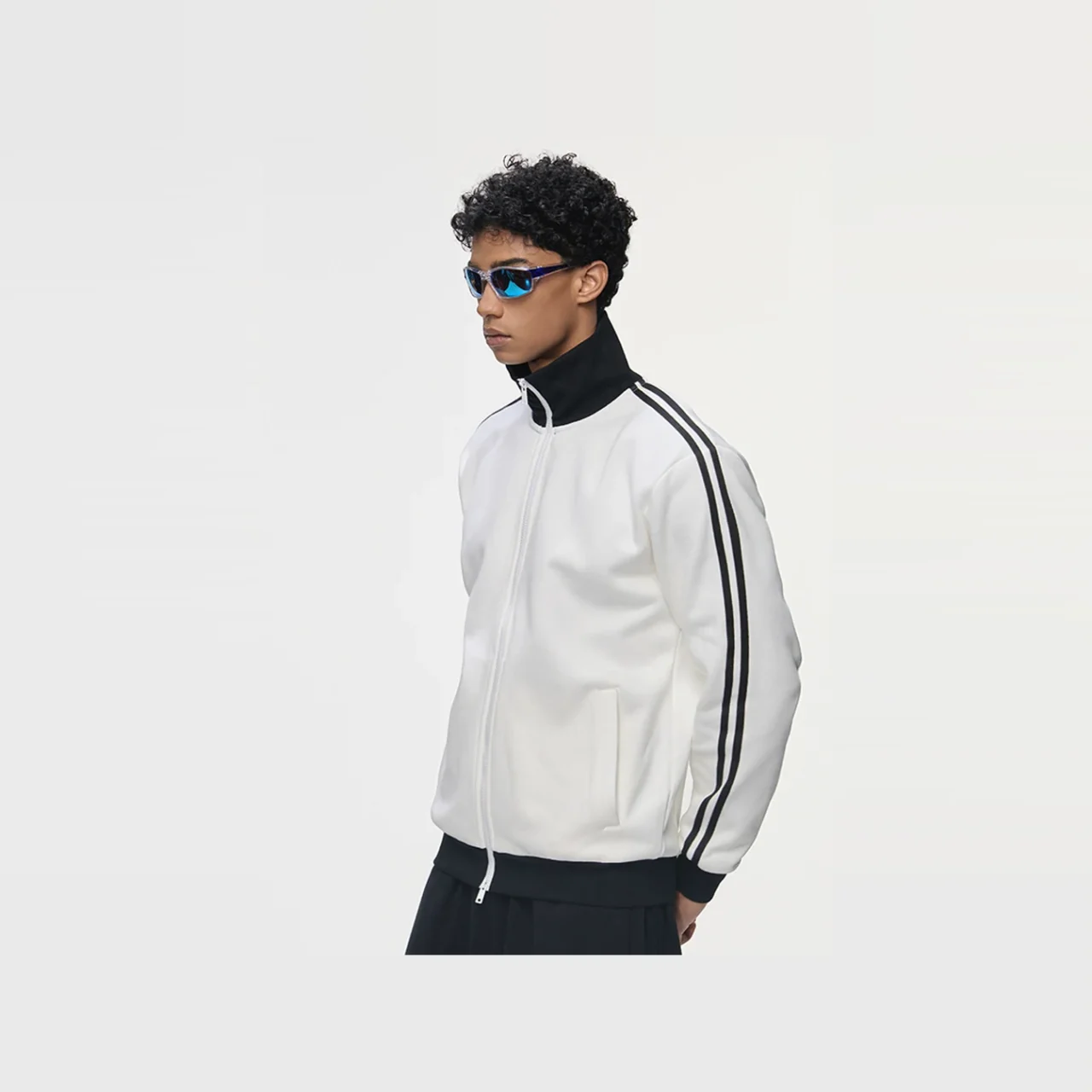 YEEGEM YGL917 white angled front