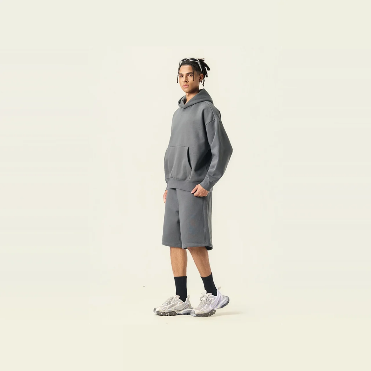 YEEGEM YGM8319 / YGDK031 dark gray angled — coordinated set